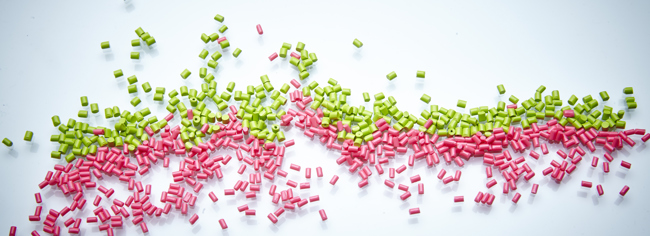 Coperion Pellets purple green